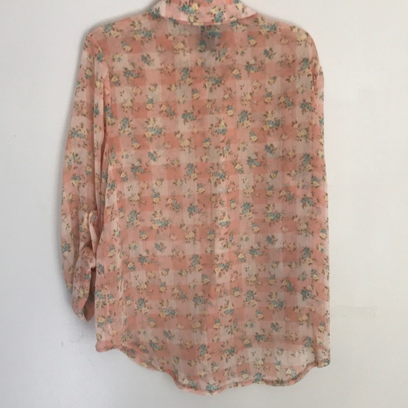 Floral button up - Picture 2 of 4